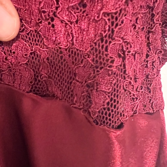 Victoria’s Secret satin chemise,red,size Medium, with stretch lace top - Picture 4 of 7